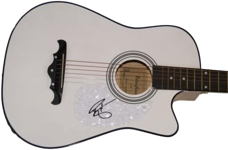 ריילי גרין חתמה על חתימה בגודל מלא גיטרה אקוסטית עם אימות ג 'יימס ספנס ג' יי. אס. איי. קוא - כוכבת מוזיקת