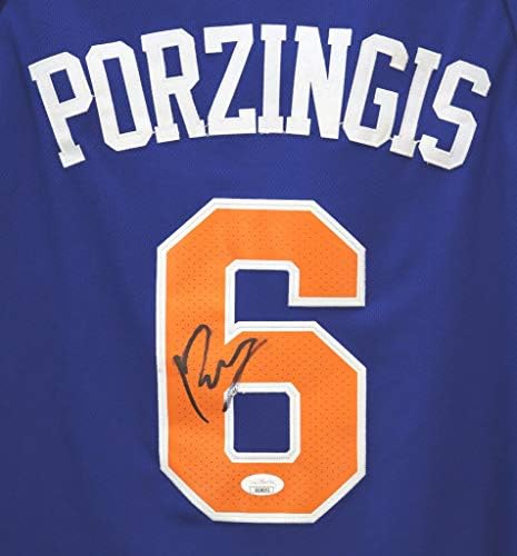 Kristaps Porzingis ניו יורק ניקס חתום עם חתימה כחול 6 ג'רזי JSA COA