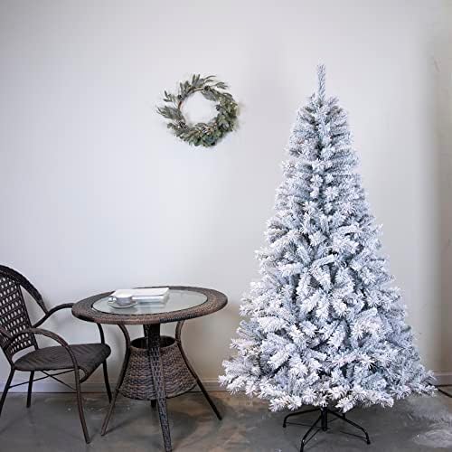Pinefields נוהרים עץ חג המולד 6ft, עץ חג המולד מלאכותי עם שלג, עץ חג המולד של PVC, ציר, בסיס מתכת